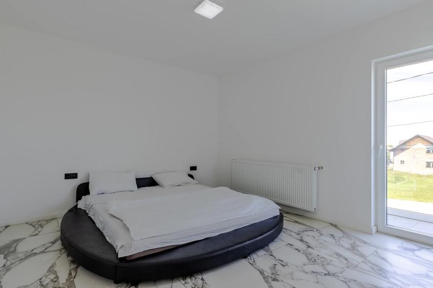 Casă cu 4 camere cu Teren 300 Mp în Fântânele