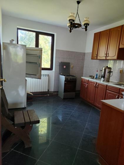 Casă cu 4 camere decomandat în Remetea-Luncă