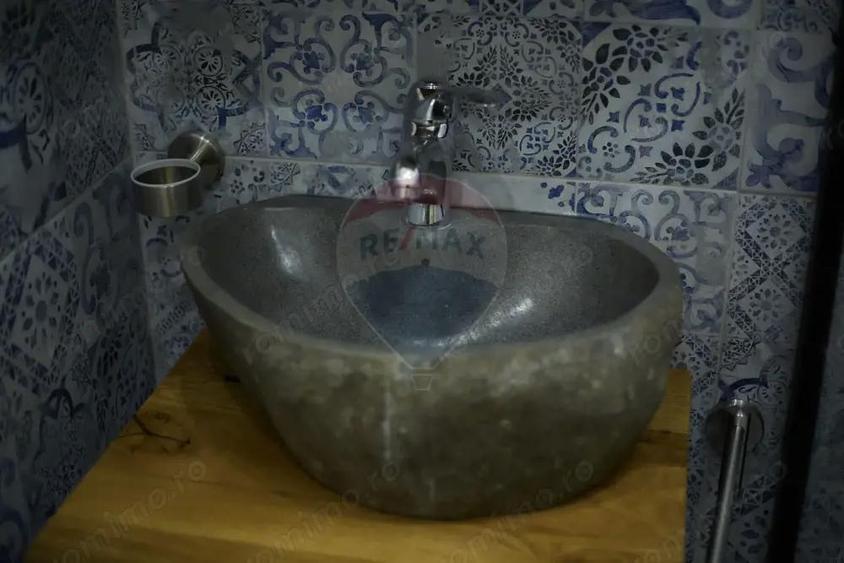 Casă cu 6 camere cu Teren 3900 Mp în Mediaș