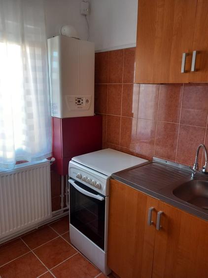 Garsonieră decomandată în Central