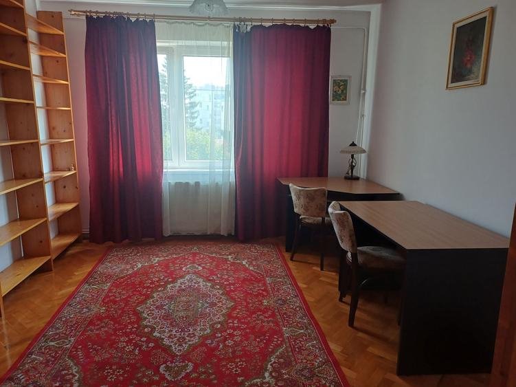 Apartament cu 3 camere decomandat în Andrei Mureșanu