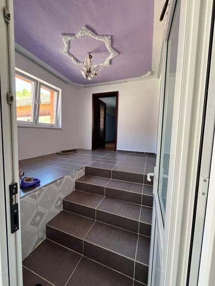 Casă cu 3 camere cu Teren 200 Mp în Carașova