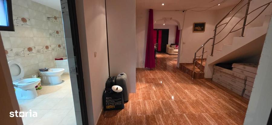 Casă cu 6 camere cu Teren 769 Mp în Prăjești