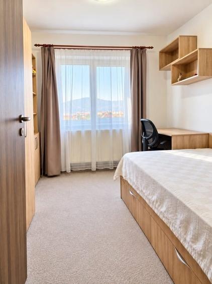 Apartament cu 3 camere decomandat, mobilat în Central