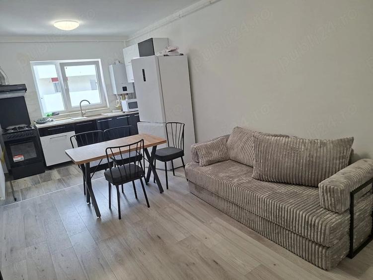 Apartament cu 2 camere semidecomandat în Berceni