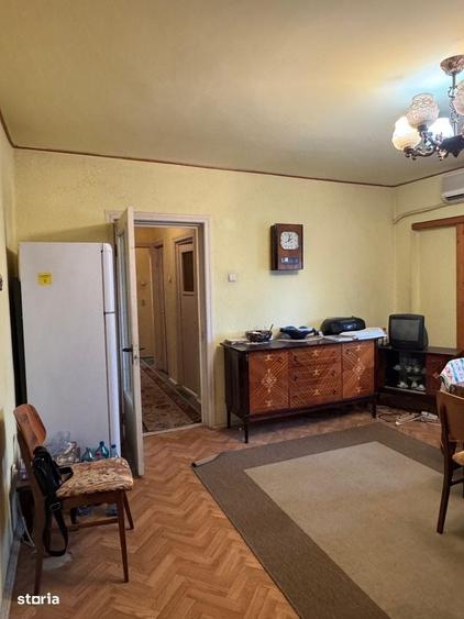 Apartament cu 3 camere decomandat în Central
