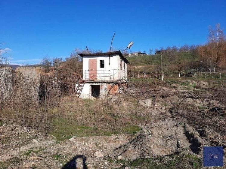 Spațiu comercial, de 9,100 mp, în Conop