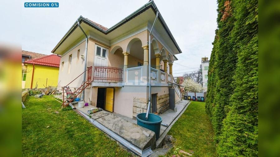 Casă cu 5 camere cu Canalizare în Andrei Mureșanu