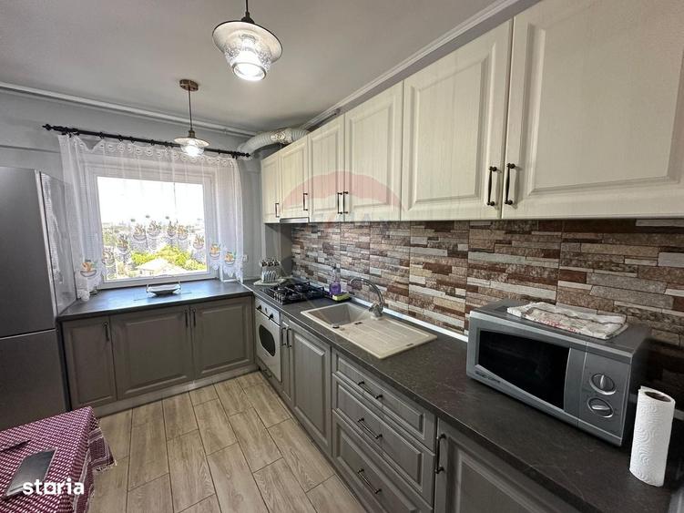Apartament cu 3 camere în Intim