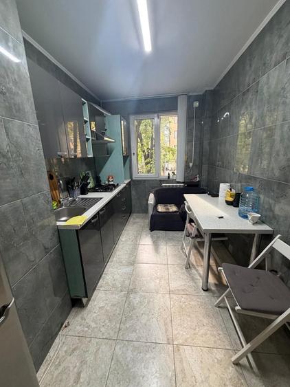 Apartament cu 2 camere semidecomandat în Gorjului