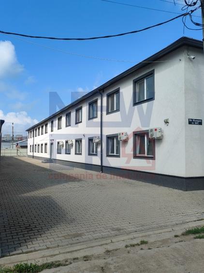 Casă individuală cu 43 camere cu Canalizare în Vest