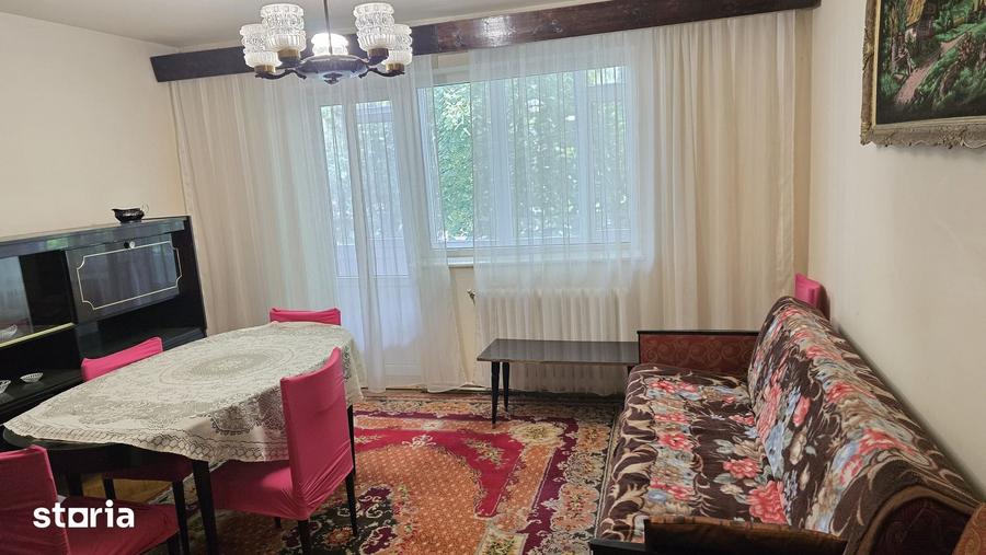 Apartament cu 3 camere decomandat în Central