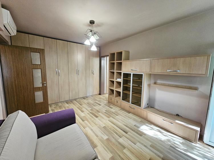 Apartament cu 2 camere semidecomandat în Lacul Tei