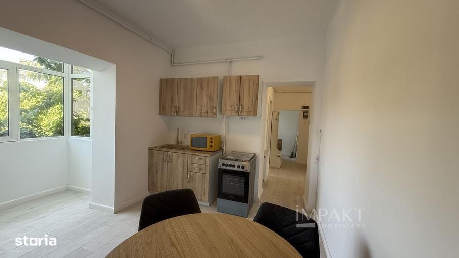 Apartament cu 3 camere decomandat, mobilat în Central