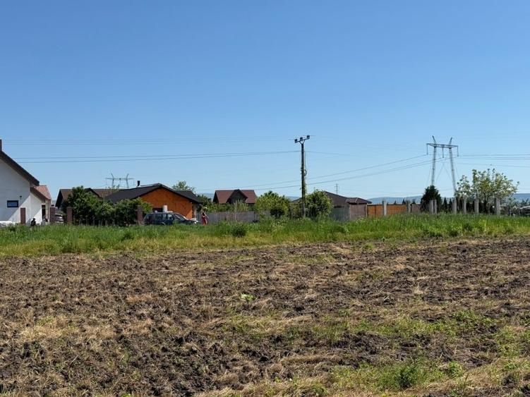 Teren Construcții intravilan de 500 mp, în Hălchiu