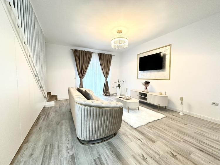 Duplex cu 3 camere cu Canalizare în Sânandrei