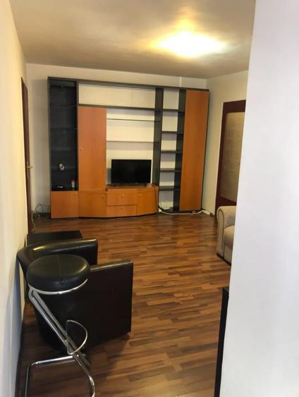 Apartament cu 2 camere semidecomandat în Iancului