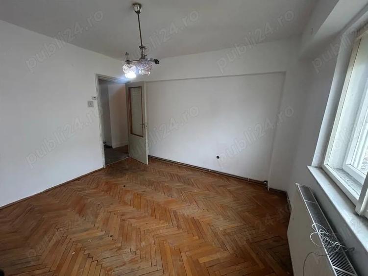Apartament cu 3 camere decomandat în Micro 16