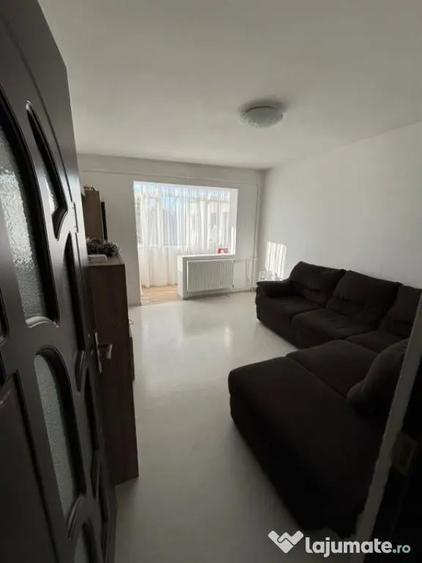 Apartament cu 2 camere decomandat în Vest