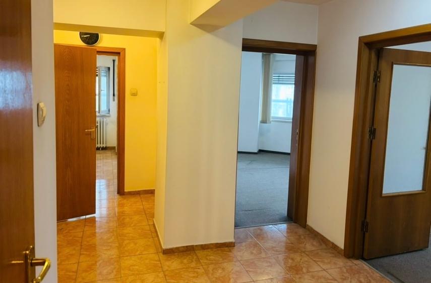 Apartament cu 3 camere în Unirii
