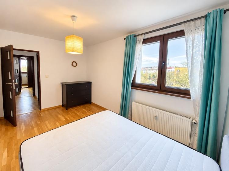 Apartament cu 3 camere în Berceni