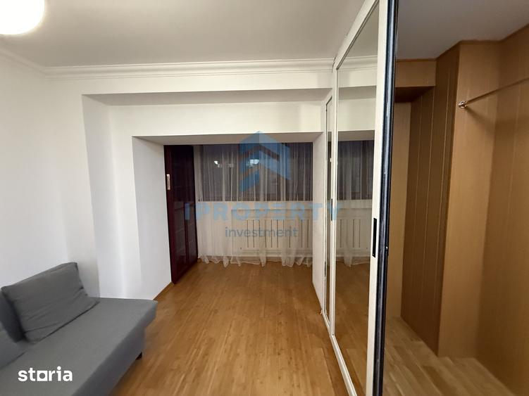 Apartament cu 3 camere semidecomandat, mobilat în Decebal