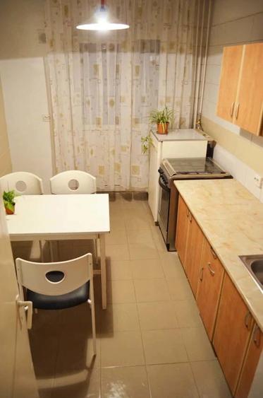 Apartament cu 4 camere decomandat în Republicii