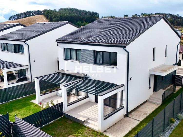 Duplex cu 3 camere cu Canalizare în Sânpetru
