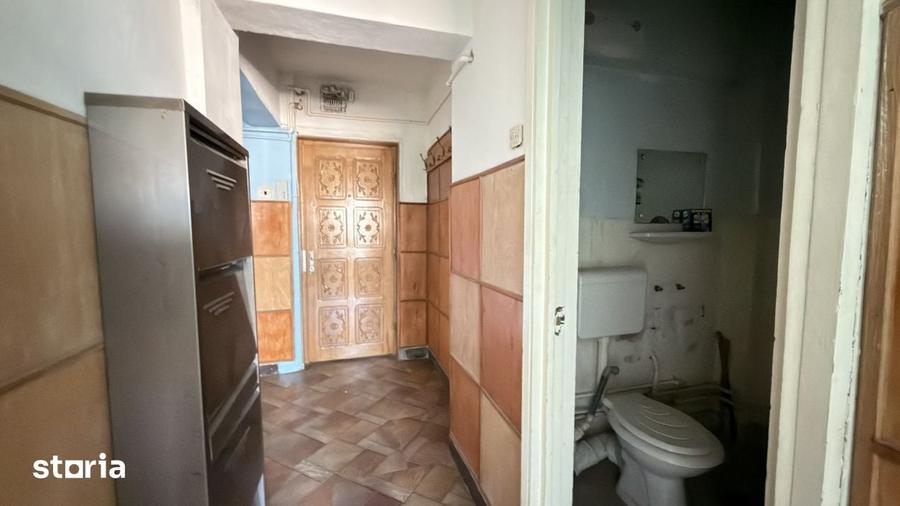 Apartament cu 4 camere semidecomandat în Central