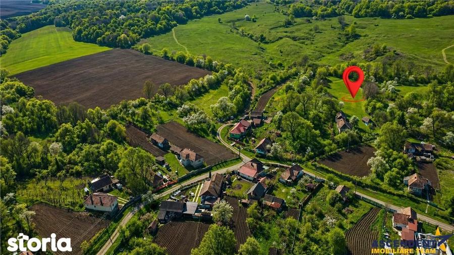 Casă cu 2 camere cu Teren 3400 Mp în Acățari