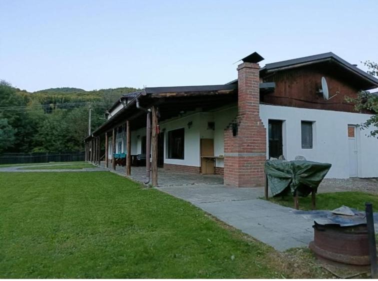 Casă cu 4 camere în Valea Dobârlăului