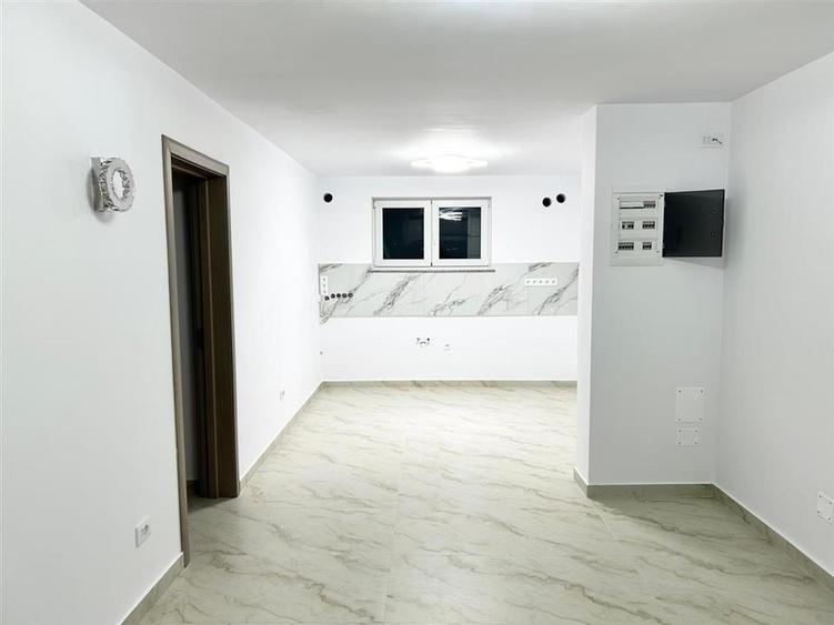 Apartament cu 3 camere decomandat în Hipodrom 4