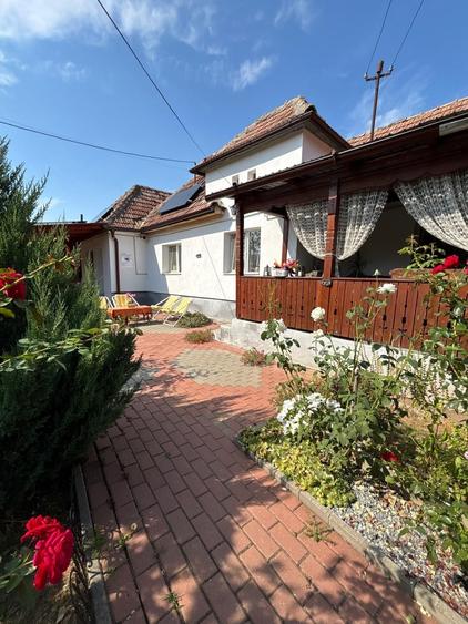 Casă cu 4 camere în Sânger