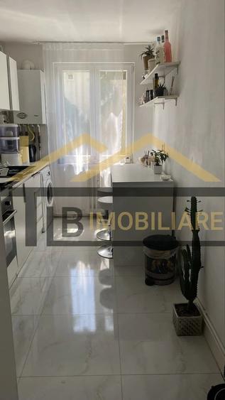 Apartament cu 3 camere semidecomandat în Semicentral