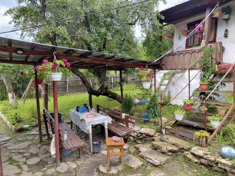 Casă cu 4 camere în Rușavăț
