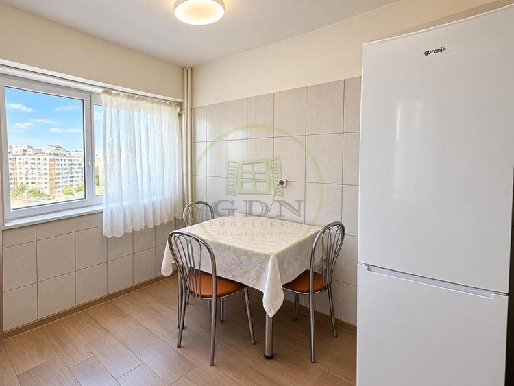 Apartament cu 2 camere semidecomandat, mobilat în Rahova