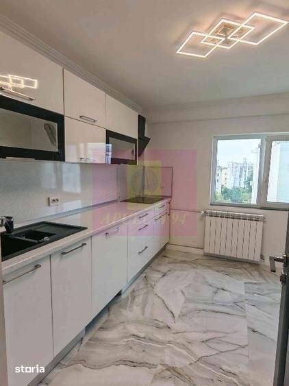 Apartament cu 4 camere decomandat în Centrul Civic