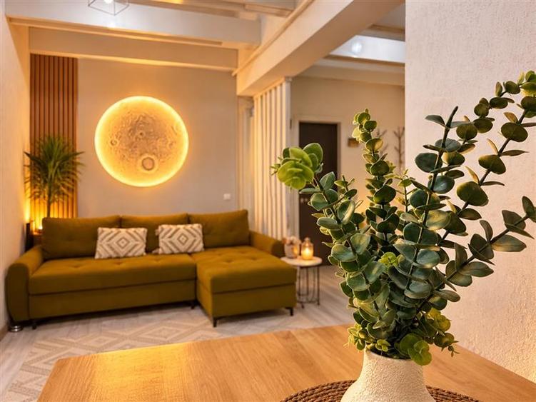 Penthouse cu 3 camere decomandat, mobilat în Unirii