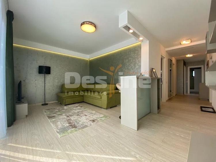 Apartament cu 3 camere decomandat, mobilat în Calea București