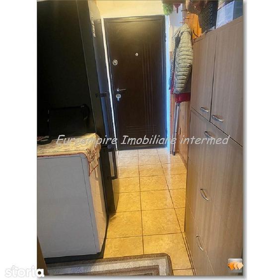 Apartament cu 2 camere semidecomandat în Km 4