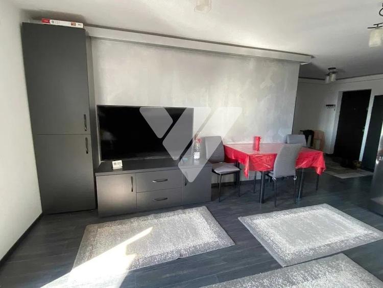 Apartament cu 3 camere decomandat, mobilat în Șelimbăr