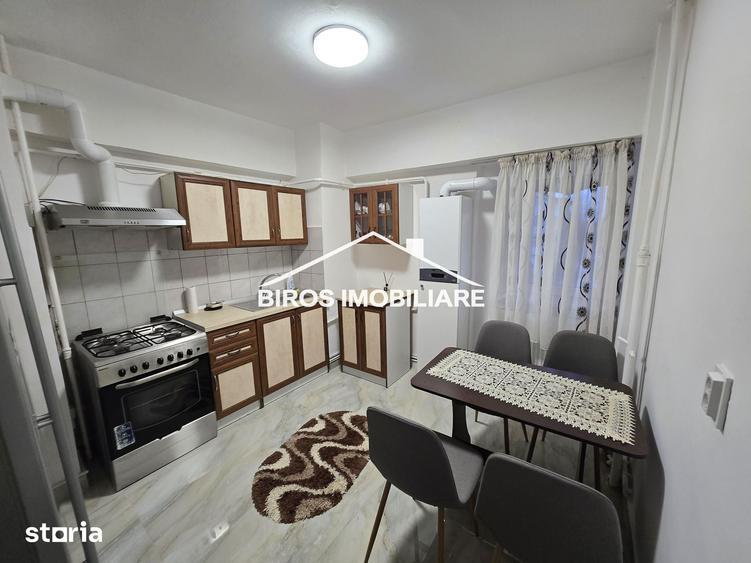 Apartament cu 4 camere în Rovine