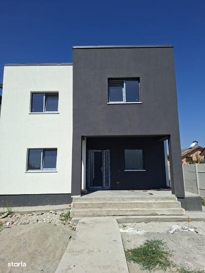Casă cu 4 camere cu Teren 350 Mp în Central