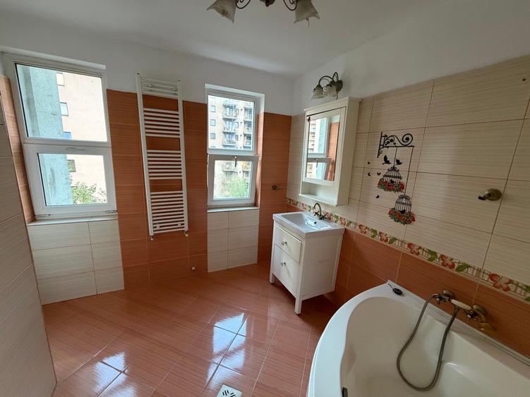 Apartament cu 2 camere semidecomandat în Tineretului