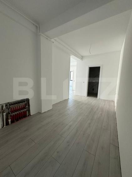 Apartament cu 3 camere decomandat în Est