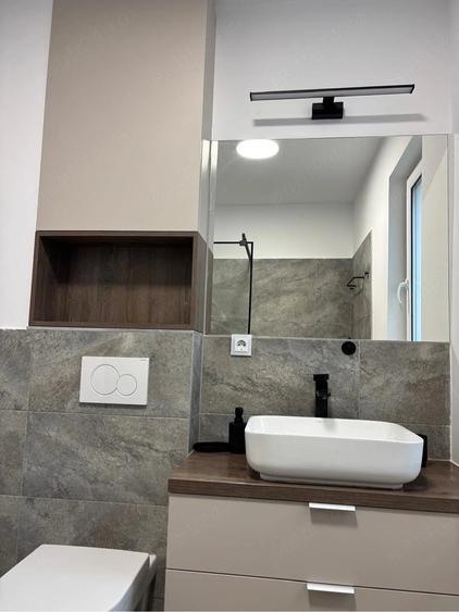Apartament cu 2 camere semidecomandat în Florești
