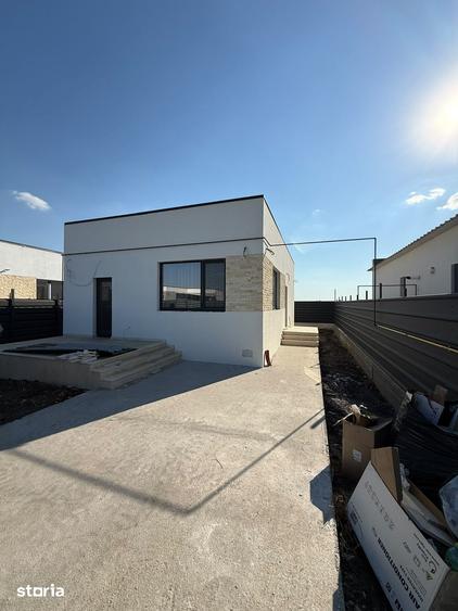 Casă cu 3 camere cu Teren 250 Mp în Clinceni