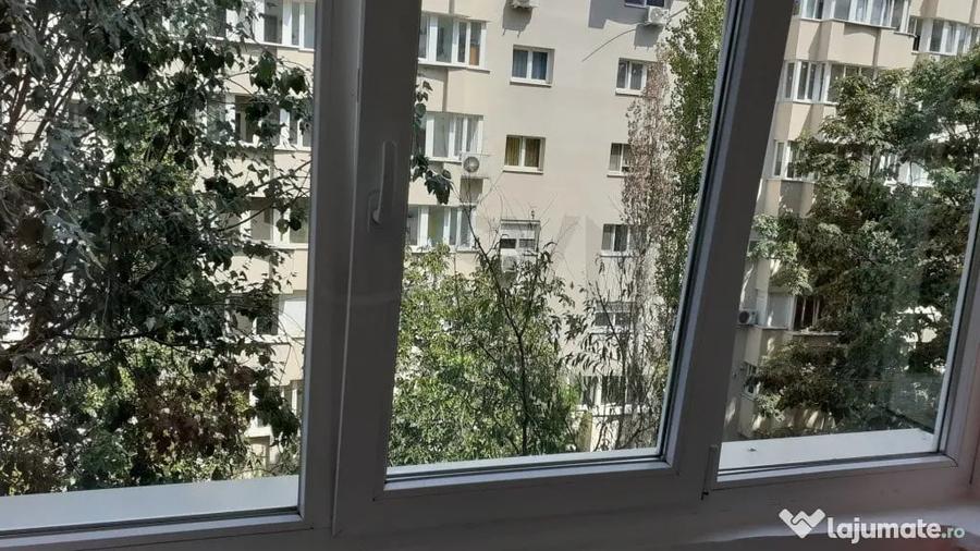 Apartament cu 3 camere decomandat în Nerva Traian