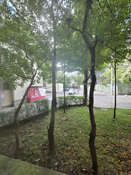 Spațiu comercial, de 64 mp, în Metalurgiei