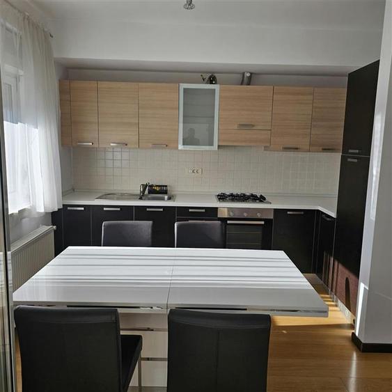 Apartament cu 2 camere decomandat în Torontalului